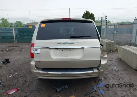 2015 Chrysler Town & Country Touring из США, поврежденный, VIN 2C4RC1BG1FR740265